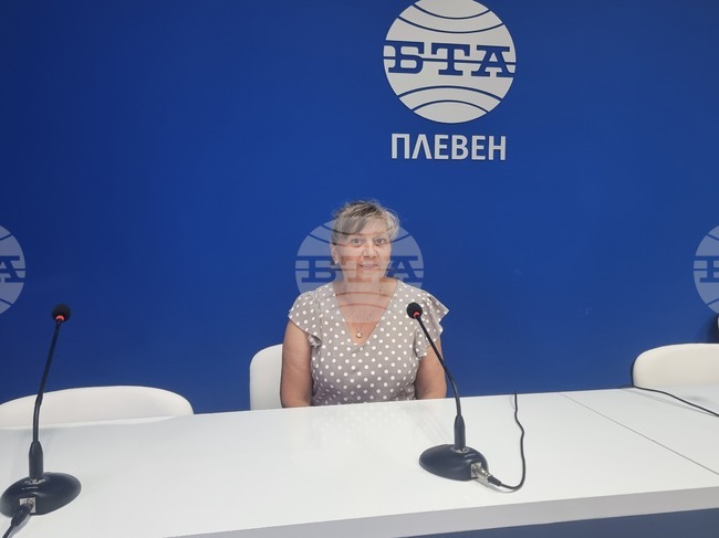 Повече от 40 години химнът на плевенското ОУ „Д-р Петър Берон“ е част от всички училищни празници и ритуали