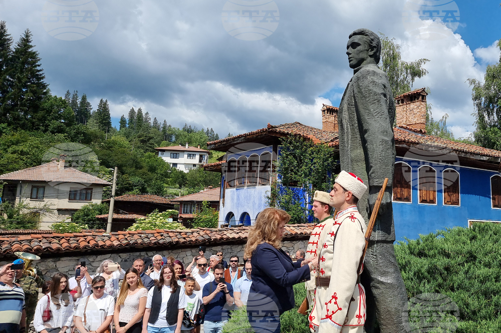 Копривщица - родова среща на Каблешковия род - Илияна Йотова