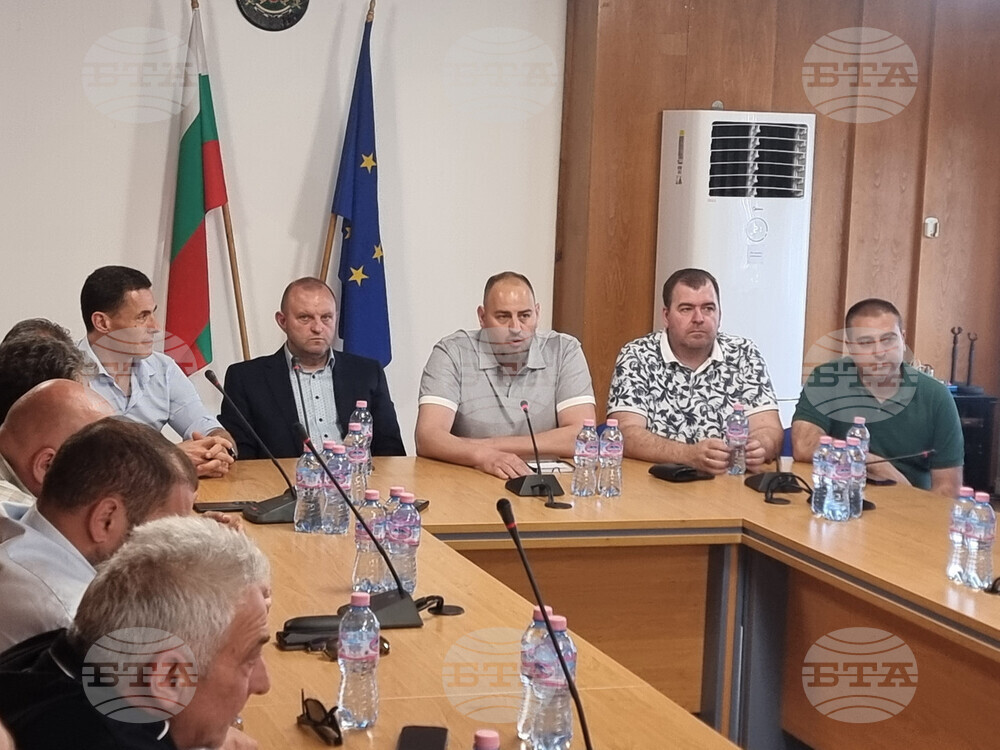 Предвиждаме изготвянето на закон за кооперирането, каза в Смолян председателят на парламентарната земеделска комисия Явор Гечев