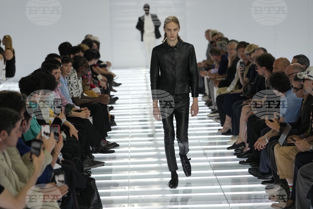 Italy Fashion Prada S/S 27