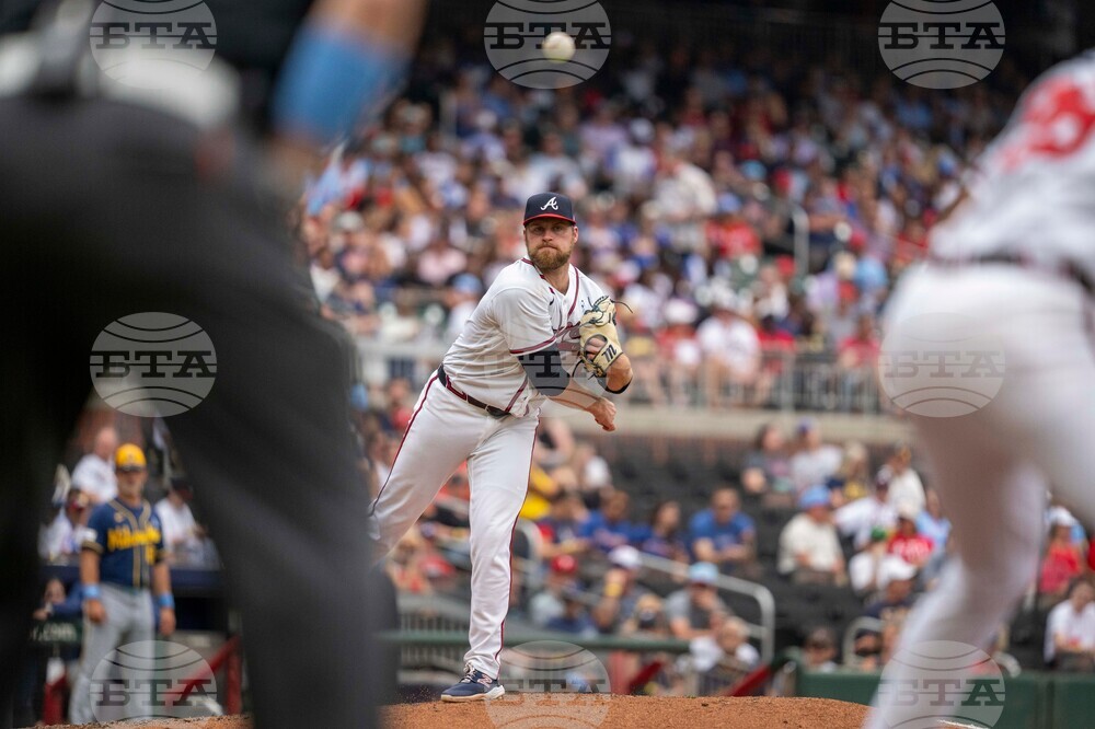 Brewers Braves Baseball