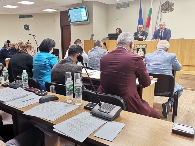 Общински съвет Плевен: Ваня Делийска, Максим Горанов, проф. д-р Константин Койчев и Васил Копчев са новите почетни граждани на Плевен