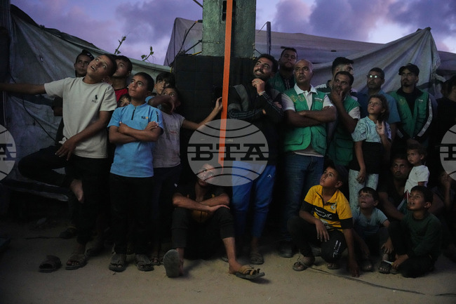 CORRECTION APTOPIX Palestinians Gaza WCup Soccer Reaction