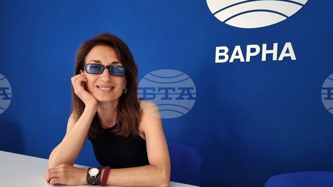  Даниела Белчева представя премиерно във Варна албума „Януарски рози“, създаден с Милен Кукошаров, Михаил Иванов и Димитър Семов