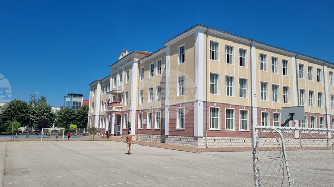 Четвъртокласниците от област Търговище се справят по-добре по български език, има спад в резултатите по математика, отчитат от РУО 