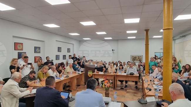 Оттеглиха за разглеждане докладната записка за електропровод към ВяЕЦ „Орисол - 2“ от дневния ред на Общинския съвет в Радомир
