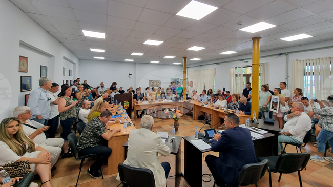 Паметник на загиналите жители на село Извор във войните за България ще бъде изграден в населеното място, прие Общинският съвет в Радомир