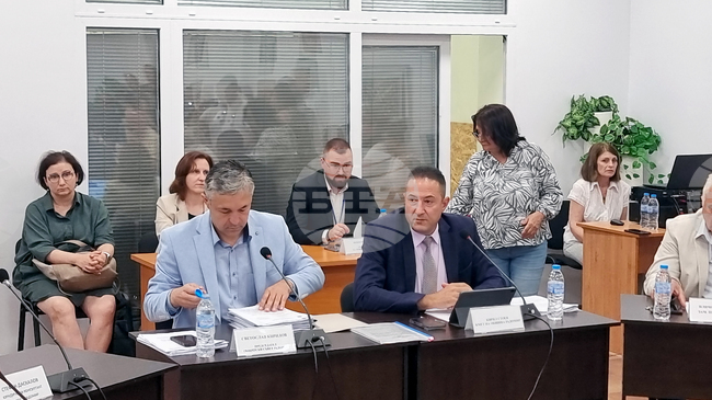 Общински съвет Радомир подкрепи предложение за включване на услугата „Звено майка и бебе“ в националната социална карта