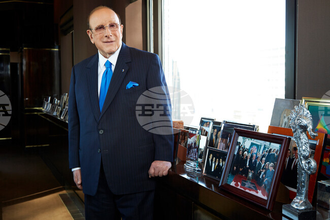 Obit - Clive Davis