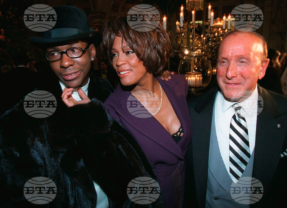 Obit - Clive Davis