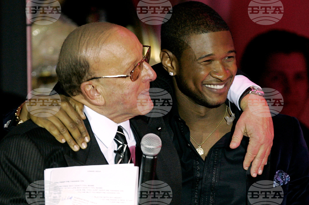 Obit - Clive Davis