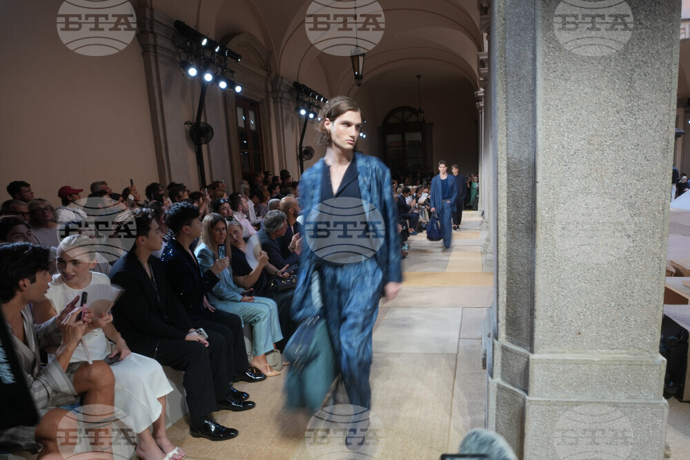 Italy Fashion Giorgio Armani S/S 27