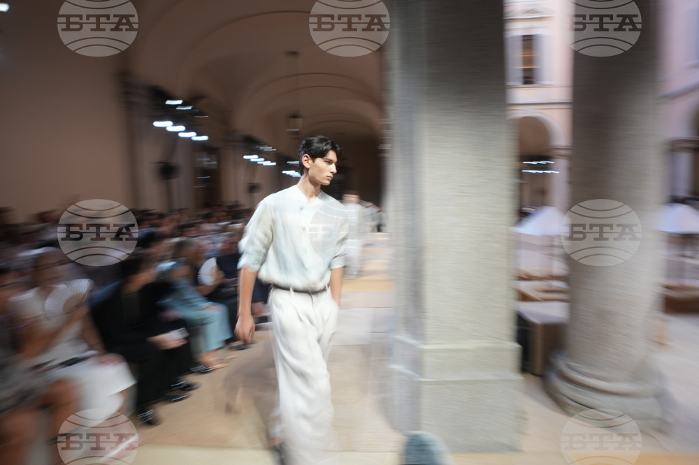 Italy Fashion Giorgio Armani S/S 27