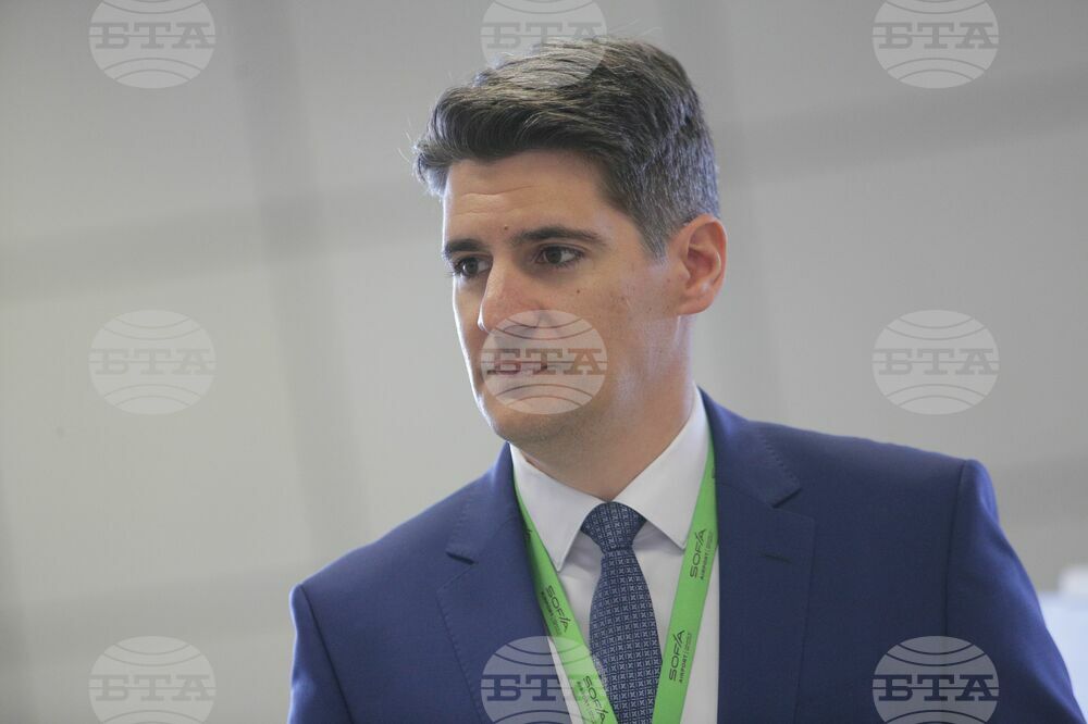 Летище София - изложба - откриване - Росица Карамфилова