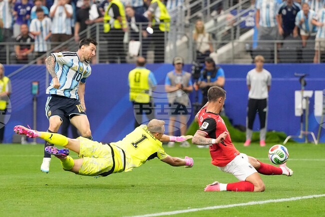 CORRECTION Austria Argentina WCup Soccer