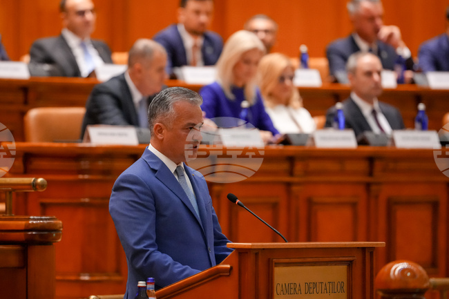 Всяка секунда без правителство е катастрофа за Румъния, заяви пред парламента номинираният за премиер Адриан Вещя