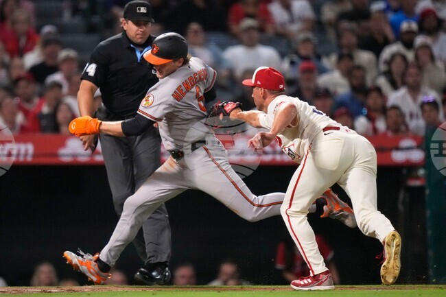 CORRECTION Orioles Angels Baseball
