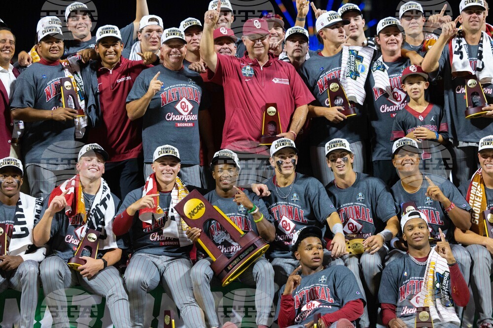 CWS Finals Baseball