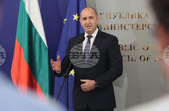 PM Radev Presents Bulgaria's 2026 Science Olympiad Teams with National Flag