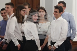 Министерски съвет - олимпийски отбори по природни науки - национален флаг - връчване