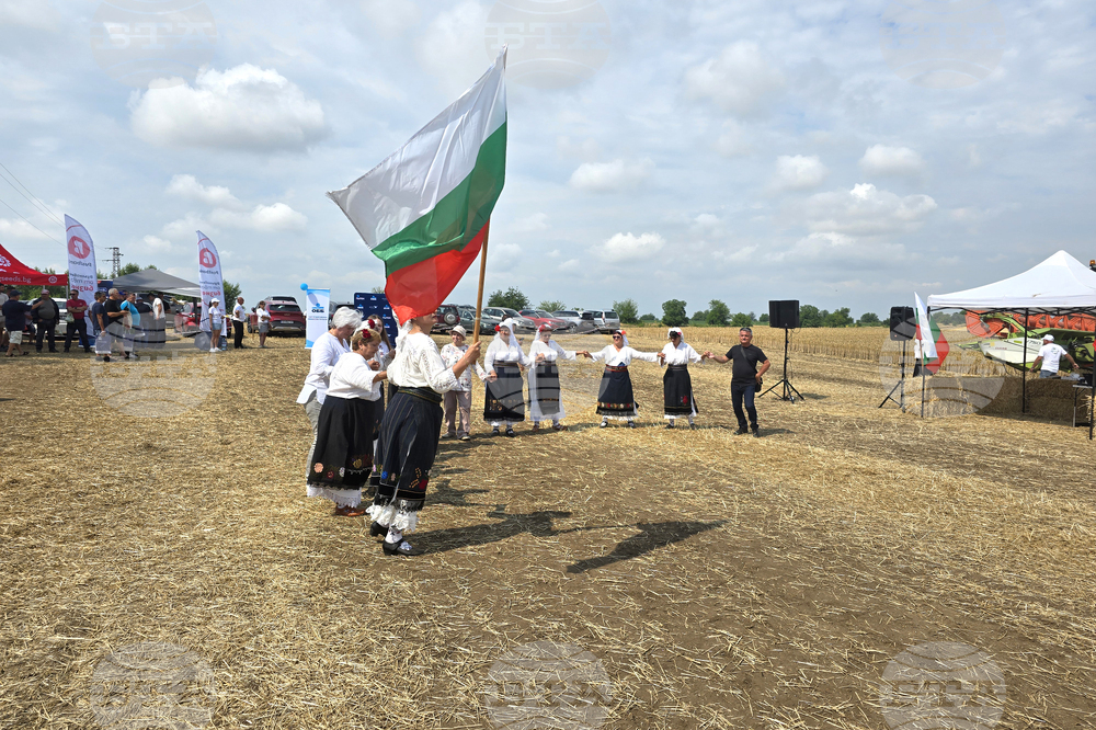 Село Кошава - жътвена кампания - откриване
