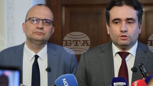 Предстои да разберем по какъв начин осигуровките на държавните служители ще влязат в бюджета, казаха от "Демократична България"