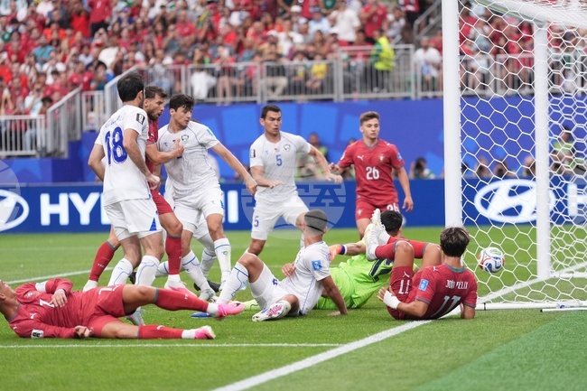 CORRECTION Uzbekistan Portugal WCup Soccer