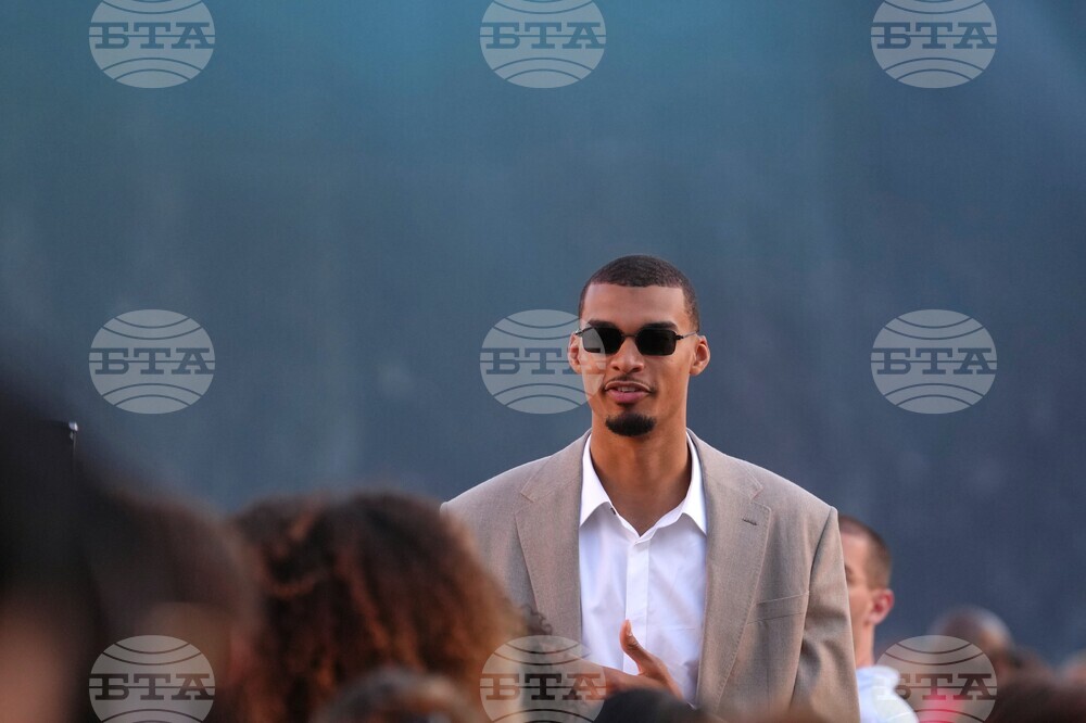 Paris Fashion Louis Vuitton Mens S/S 27 Arrival