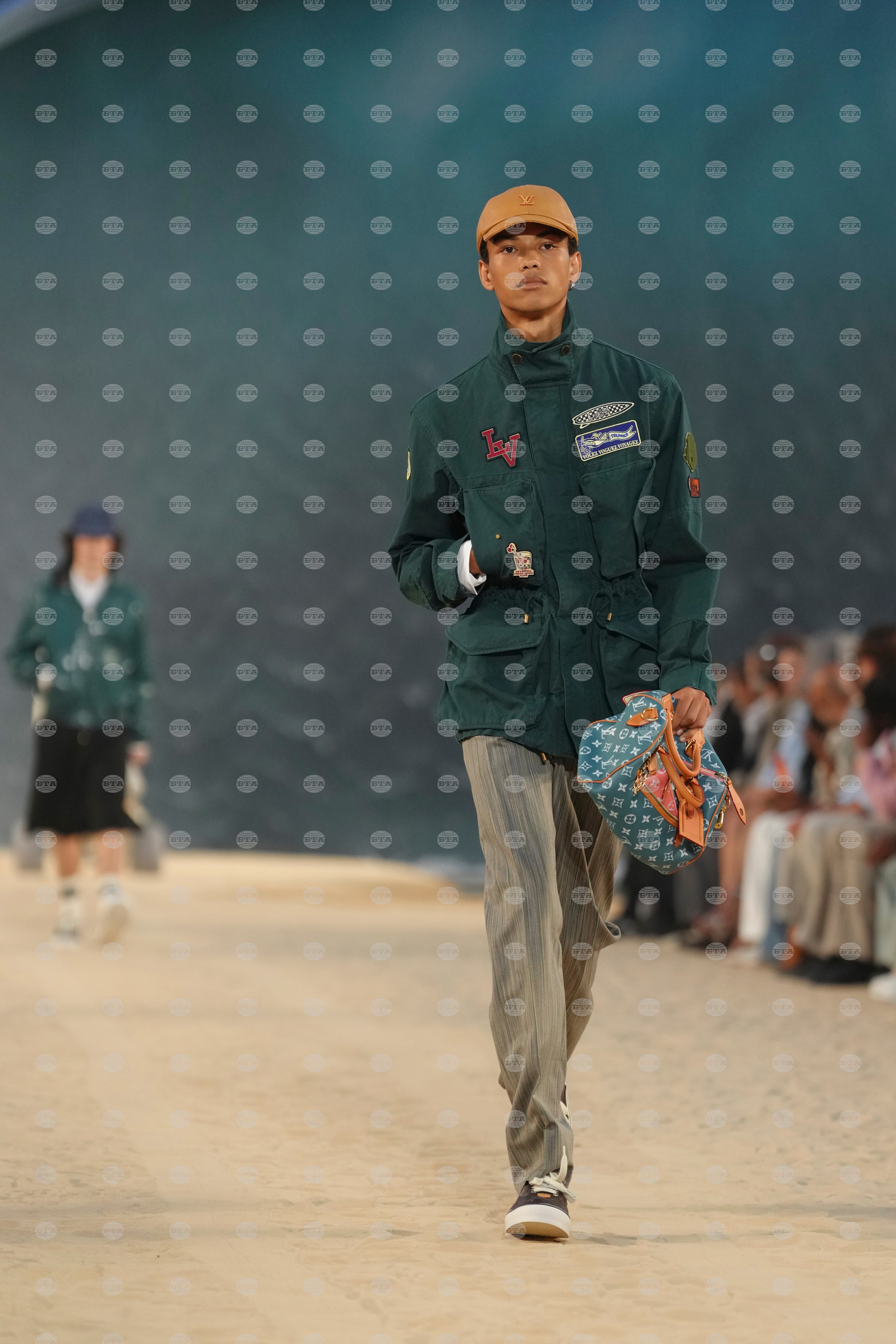 Paris Fashion Louis Vuitton Mens S/S 27