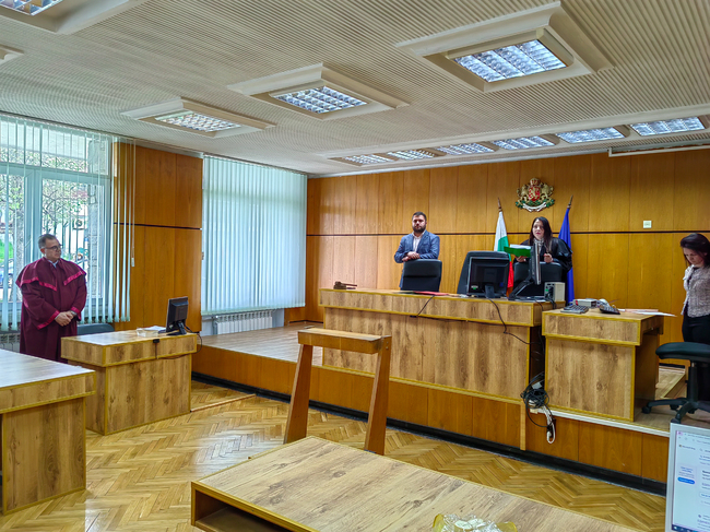 Апелативна прокуратура – Пловдив: Окръжният прокурор на гр. Смолян Недко Симов изнесе открит урок пред ученици от ЕГ „Иван Вазов“ в града по Образователната програма на ВСС