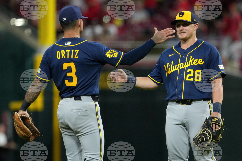 Brewers Reds Baseball