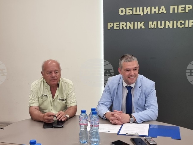 Община Перник отчете напредък по проектите за енергийна ефективност на 15 жилищни сгради