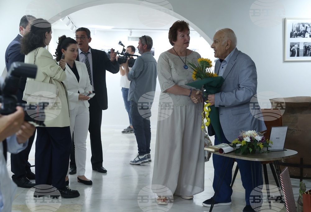 „Журналистиката - моята стихия. Любен Генов на 90“ - фотоизложба