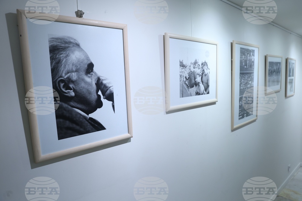 „Журналистиката - моята стихия. Любен Генов на 90“ - фотоизложба