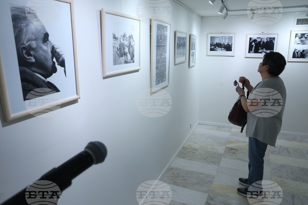 „Журналистиката - моята стихия. Любен Генов на 90“ - фотоизложба