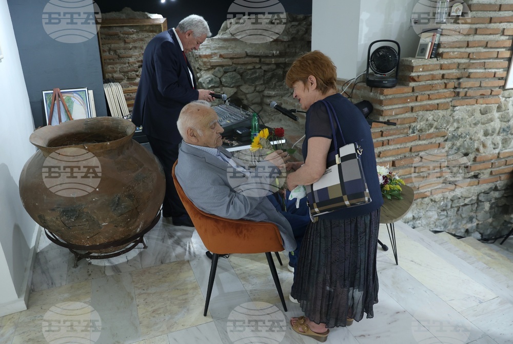 „Журналистиката - моята стихия. Любен Генов на 90“ - фотоизложба