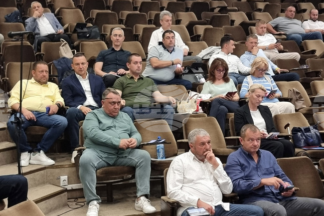 Общинските съветници във Варна гласуваха близо 700 000 евро за социални услуги