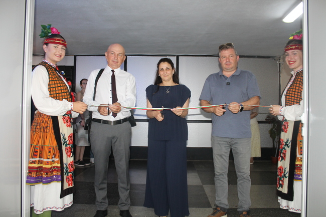 В плевенската Профилирана гимназия с преподаване на чужди езици „Димитър Димов“ откриха STEM център на патронния празник на училището