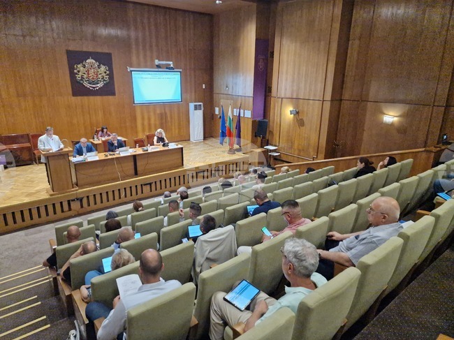 Общинският съвет във Велико Търново направи изменения в правилника за организацията и дейността си