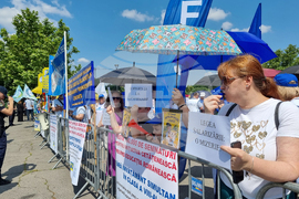 Румъния - Букурещ - учители - протест