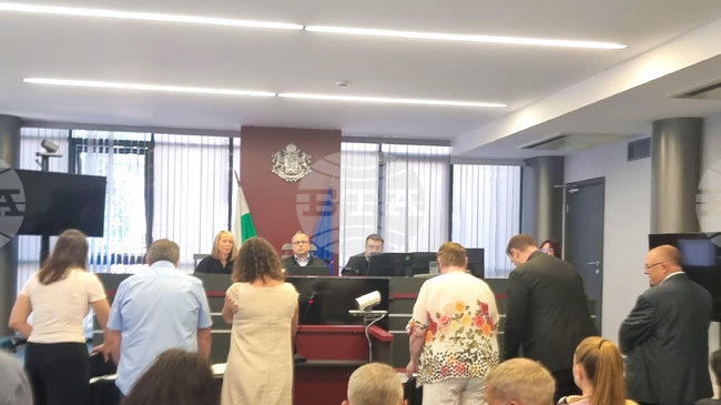 Административният съд в Пловдив даде ход на делото за спиране на референдума за завода за барут в Карлово