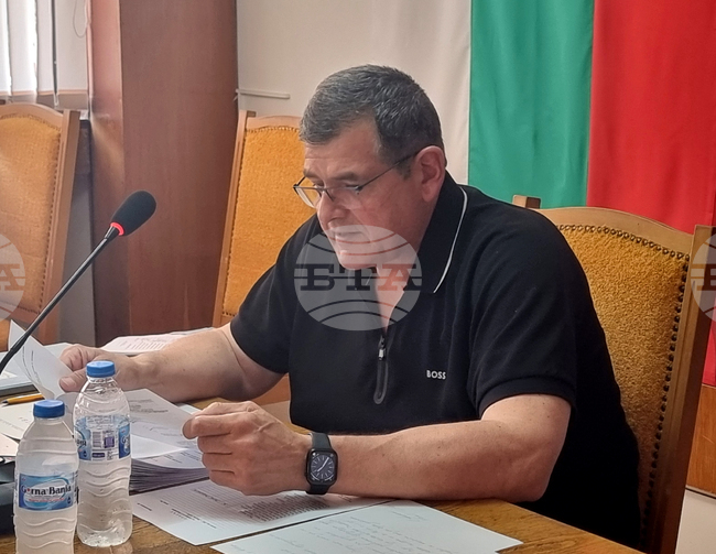 В Левски общинските съветници гласуваха да бъдат прекратени предсрочно правомощията на председателя на Общинския съвет