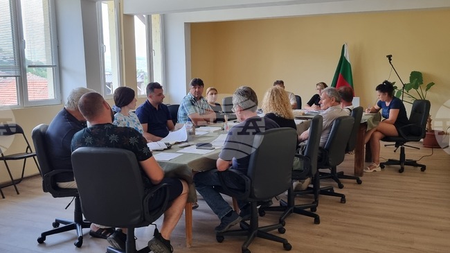 Общинските съветници в Бобошево отпуснаха финансова помощ за читалище и жители на общината