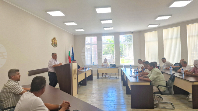 Общинският съвет в Завет прие предложение за продажба на 16 поземлени имота в землището на село Брестовене