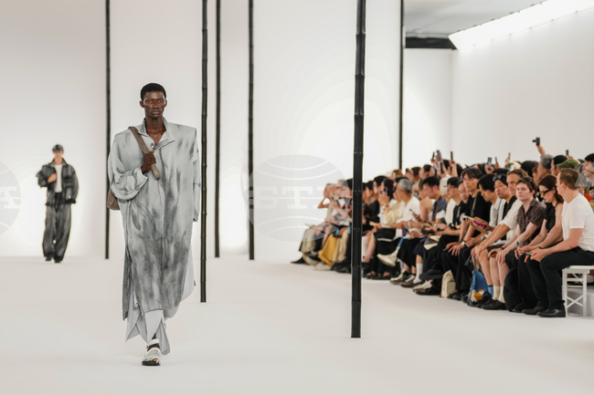Paris Fashion Issey Miyake Homme Mens S/S 27