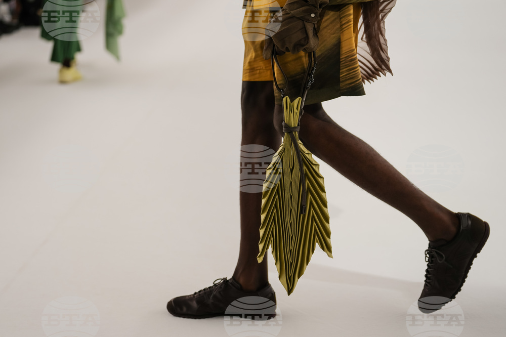 Paris Fashion Issey Miyake Homme Mens S/S 27