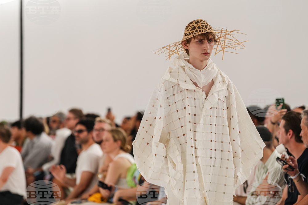 Paris Fashion Issey Miyake Homme Mens S/S 27