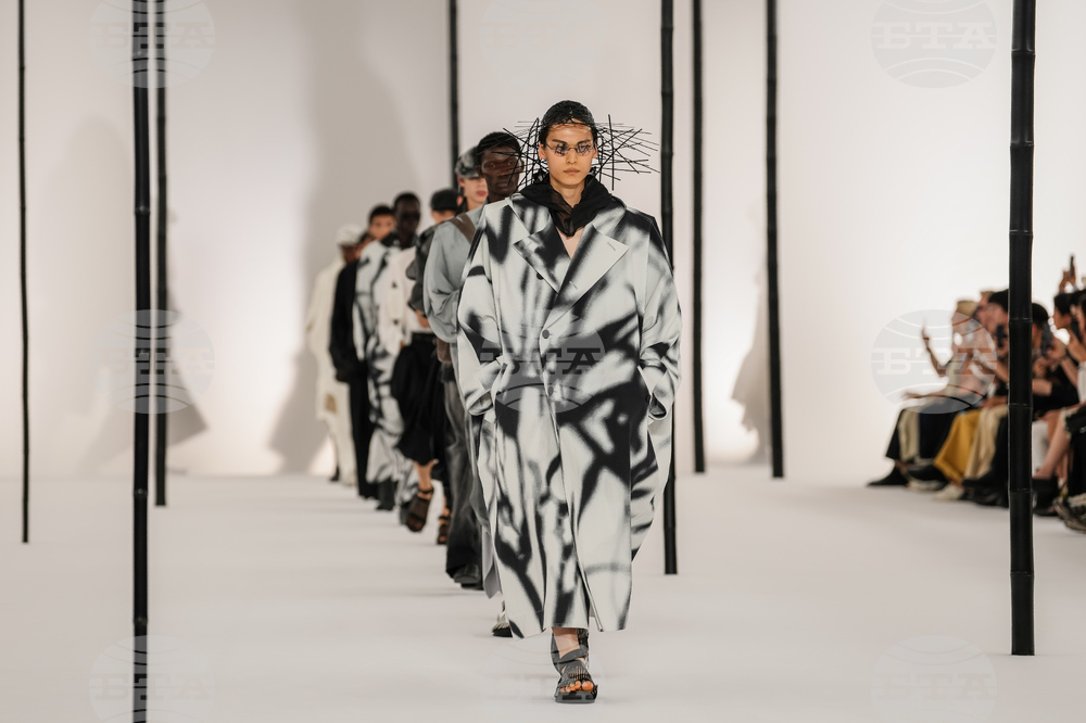 Paris Fashion Issey Miyake Homme Mens S/S 27