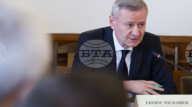 Проблемите в НДК нарушават чувството за справедливост в обществото, каза министър Евтим Милошев пред Комисията по културата и медиите
