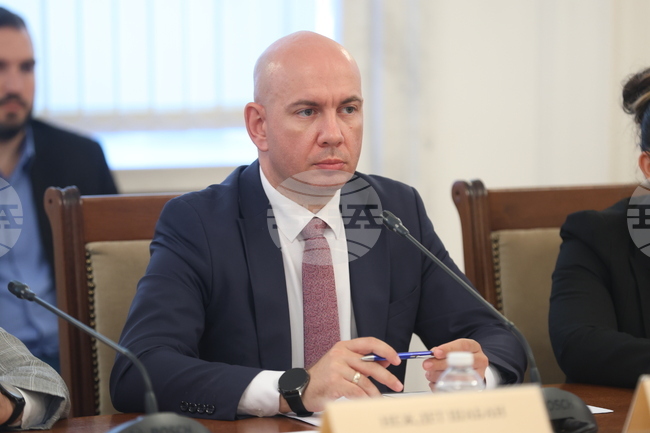 Комисията по политиките за българите извън страната проведе закрито заседание по темите за Гагаузия и архива на д-р Иван Гаджев